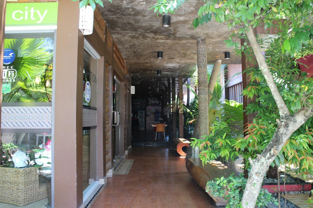 Lawaka Hotel Ampana المظهر الخارجي الصورة